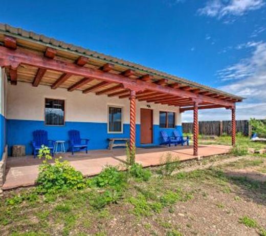 Cottage with Patio and Grill - 25 Min to Taos Valley!