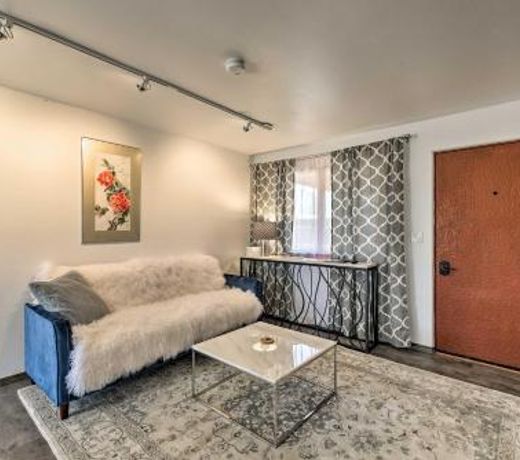 Cottage with Patio and Grill - 25 Min to Taos Valley!