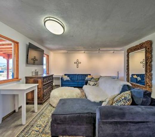 Chic Studio with Grill - 25 Mins to Taos Ski Valley!