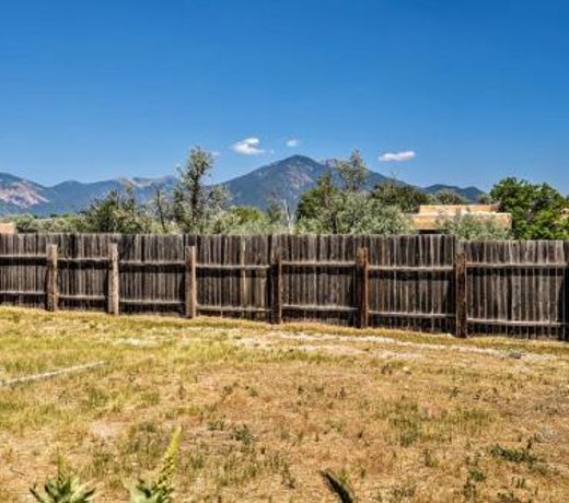 Chic Studio with Grill - 25 Mins to Taos Ski Valley!