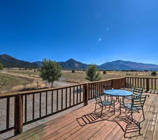 Questa Home with Views - 13 Mi to Red River Skiing!