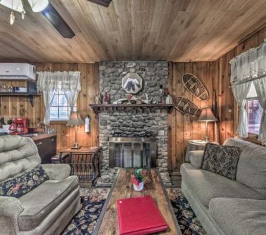 Rustic Riverfront Cabin about 5 Miles to Ruidoso Downs!