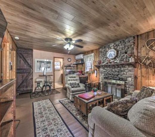 Rustic Riverfront Cabin about 5 Miles to Ruidoso Downs!
