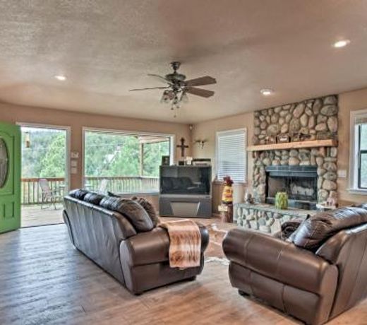Cozy Ruidoso Home with Deck Near Grindstone Lake