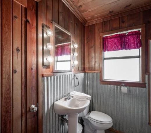 Alpine Cabin, 3 Bedrooms, Deck, Sleeps 8