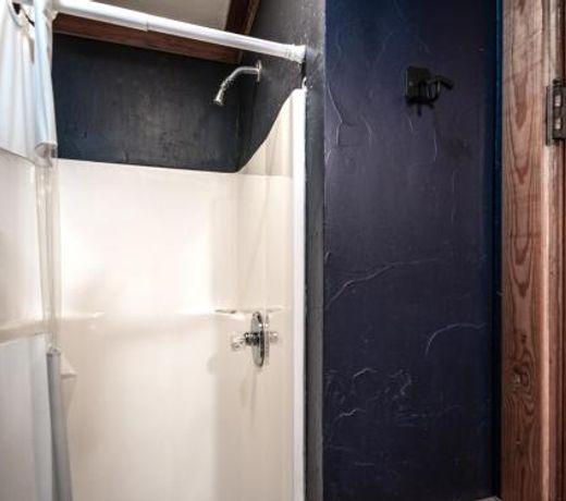 Apache Village 3, Queen Bed, Midtown, Sleeps 2