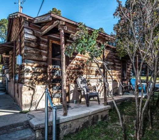 Apache Village Cabinette 13, Queen Bed, Midtown, Sleeps 2