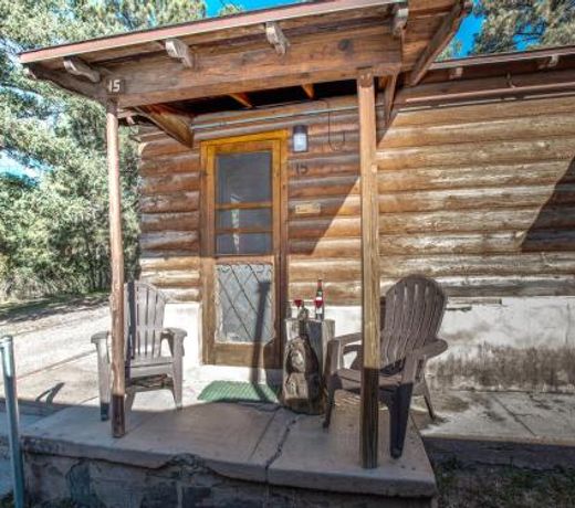 Apache Village Cabinette 15, Queen Bed, Midtown, Sleeps 2