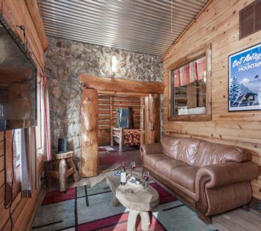 Dancing Bear, 2 Bedrooms, Front Porch, Midtown, Sleeps 6