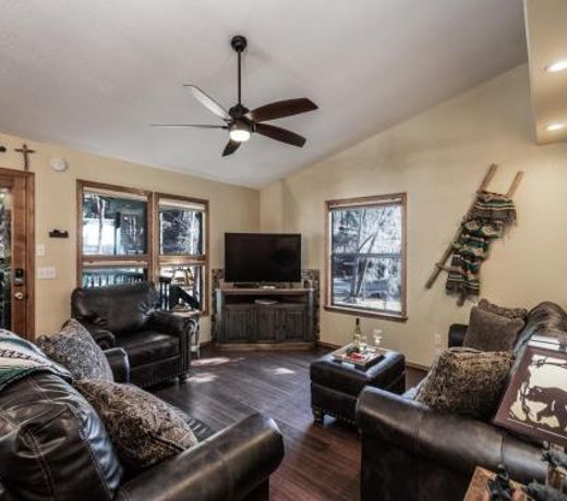 Midtown Riverfront 1, 2 Bedrooms, Hot Tub, Sleeps 6