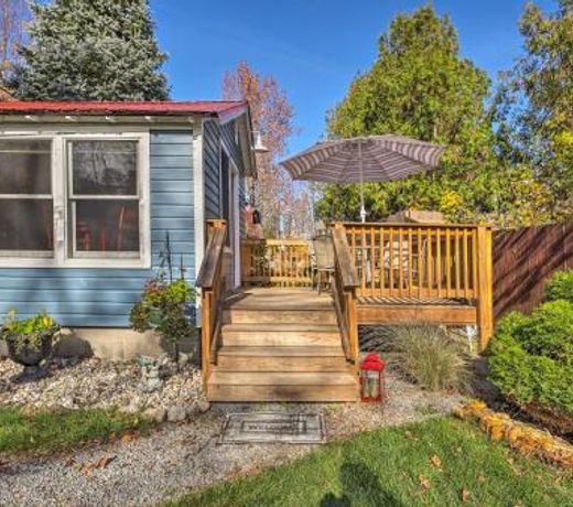 Bolton Landing Cottage Steps from Lake George!