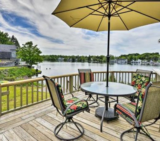 Family Cottage on Chaumont Bay, Walk Downtown