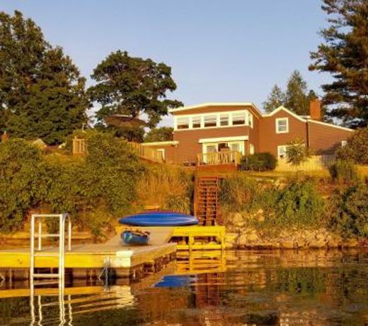Family Cottage on Chaumont Bay, Walk Downtown