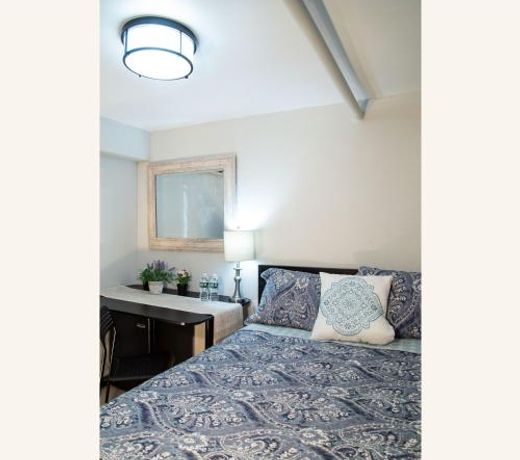 5min walk from AirTrain JFK ,Subway, LIRR