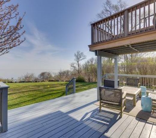 Amazing Rocky Point Retreat Overlooking the Sound!