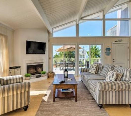 Westhampton Beach Home with Deck and Ocean Views!