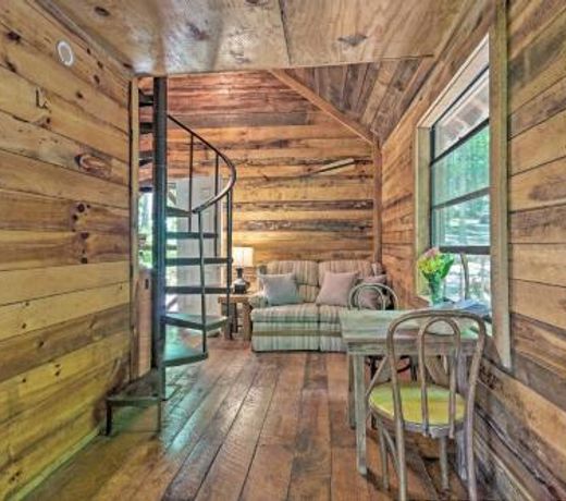 Creekside Cabin with Deck in Pisgah Forest!
