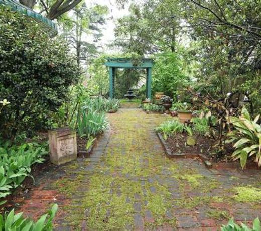 Double Oaks Bed & Breakfast