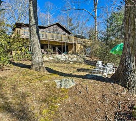 Hendersonville Cabin with Deck - Near Asheville!