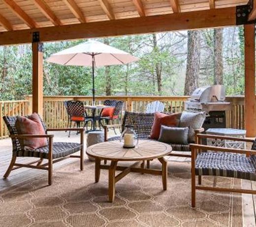 Mirror Lake Cottage with Private Deck, Waterfall