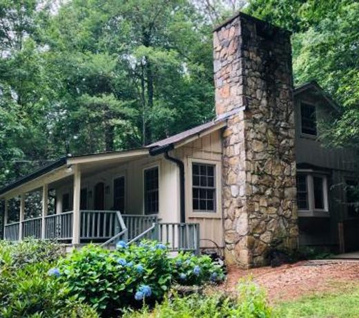 Mirror Lake Cottage with Private Deck, Waterfall