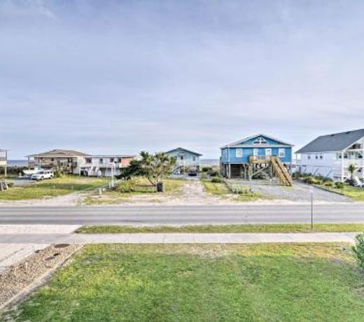 Pet-Friendly Second Row House Steps to Beach!