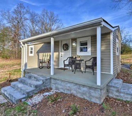 Six Waterpots Cottage II in Blue Ridge Mountains