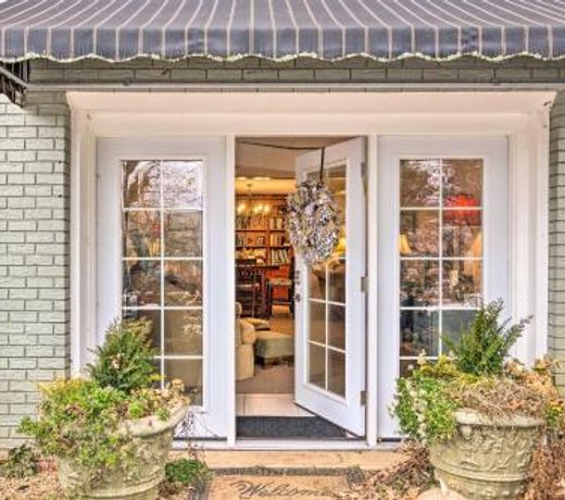 Scenic Mills River Apartment Less Than 20 Mi to Asheville