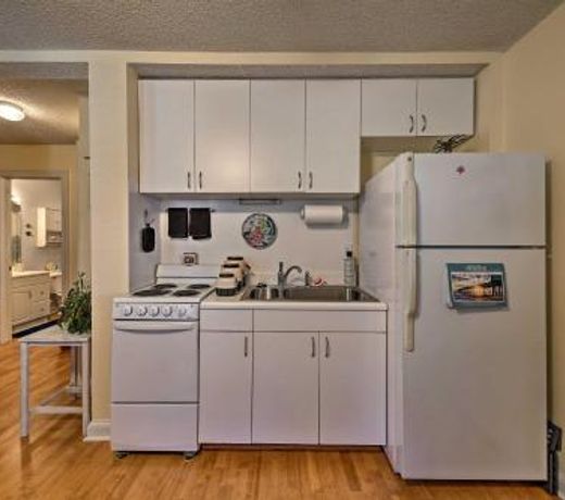 Nags Head Apt with Patio - half Mile Walk to Beach!