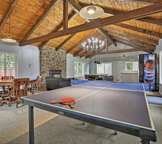 Beachfront Lincoln City Condo-Patio and Pool Access!