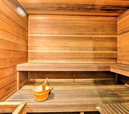Oceanfront Lincoln City Condo with Pool and Sauna