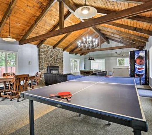 Oceanfront Lincoln City Condo with Pool and Sauna