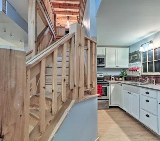 Grand 4,000 Sq Ft House - 11 Miles to Lancaster!