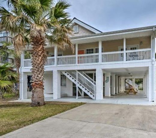 Murrells Inlet Upstairs Unit 1 Block to Beach!