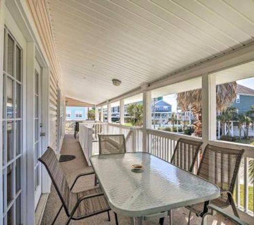 Murrells Inlet Upstairs Unit 1 Block to Beach!