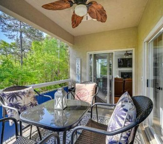 Lake Keowee Condo with Balcony and Resort Amenities!