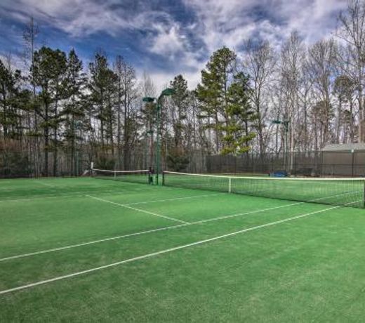 Lake Keowee Condo with Balcony and Resort Amenities!