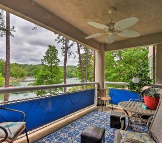 Lakefront Condo with Resort-Style Amenities and Marina