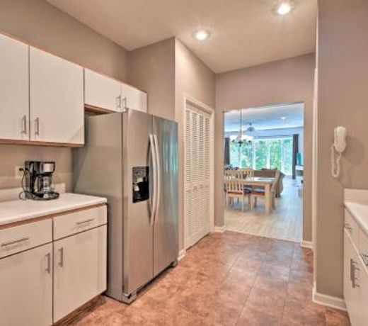Condo on Lake Keowee with Resort Amenities, Pool