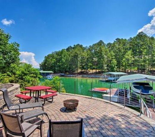 Lakefront Keowee Retreat with Dock about 14 Mi to Clemson
