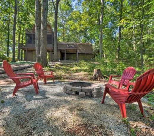 Lake Hartwell Home with Dock Less Than 10 Miles to Clemson!