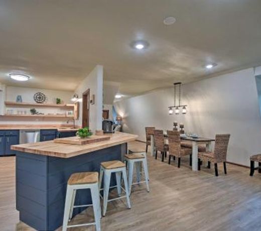 Lake Hartwell Home with Dock Less Than 10 Miles to Clemson!