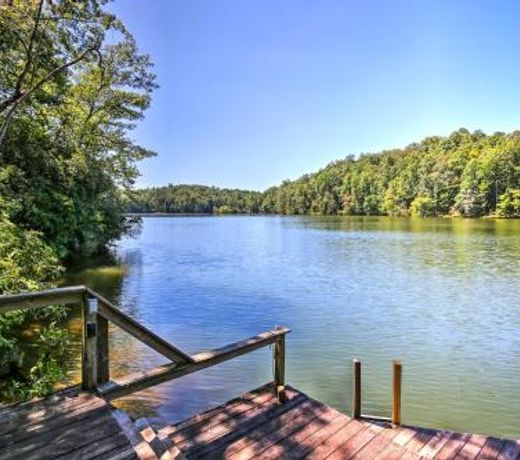 Lakefront Mountain Rest Cottage with Gas Fireplace!