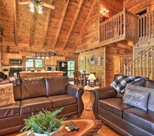 Mountains, Memories and Moonshine with Deck and Fire Pit