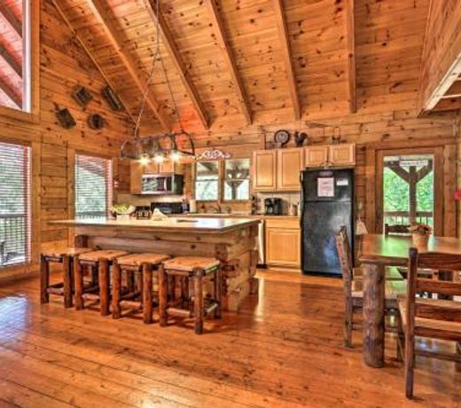 Mountains, Memories and Moonshine with Deck and Fire Pit