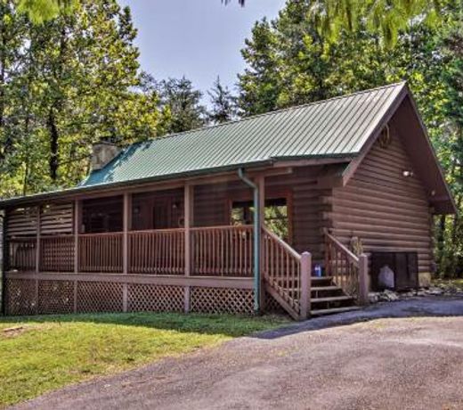 Explore Pigeon Forge Charming Cabin with Hot Tub!