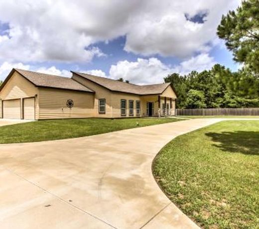 Modern Marshall Home Close to Lakes and Casinos