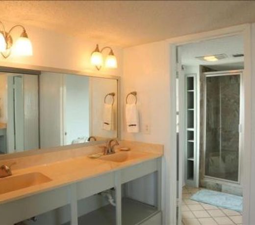 Saida IV Condos S4801
