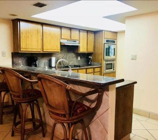 Saida IV Condos S4308