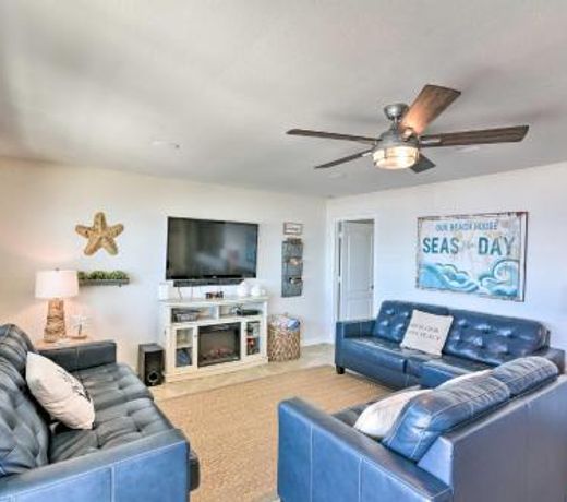 Spacious Surfside Home with Deck on Pedestrian Beach